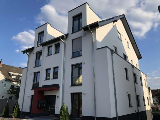 Modernes Wohnen mit Einbauküche und Garage