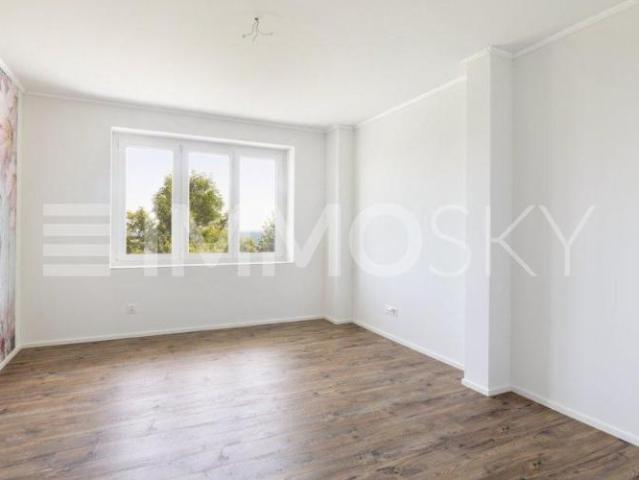 Modernes Wohnen mit grenzenlosem Ausblick in die Weite