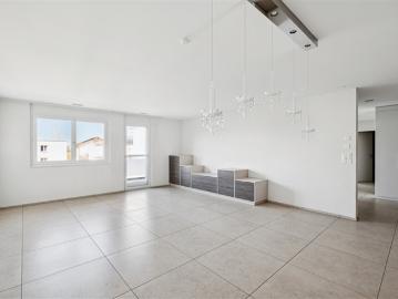 Modernes Wohnen mit grossem Balkon und viel Komfort