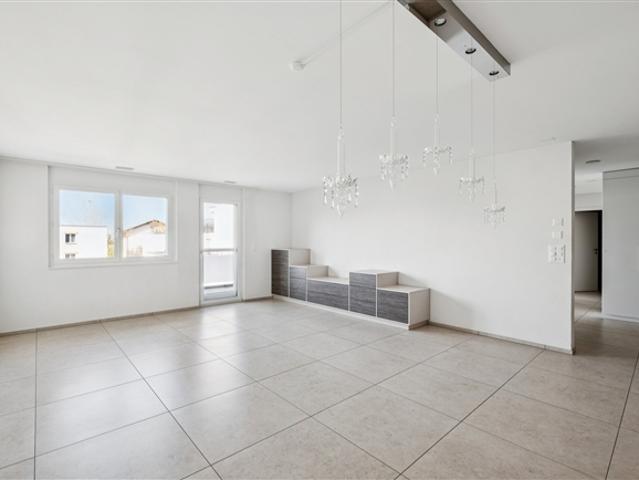 Modernes Wohnen mit grossem Balkon und viel Komfort