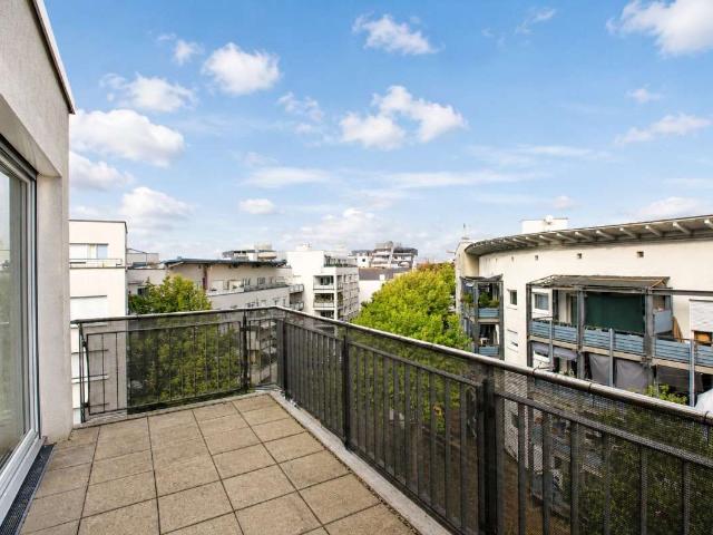 Modernes Wohnen mit großzügigem Balkon und Tiefgaragenstellplatz