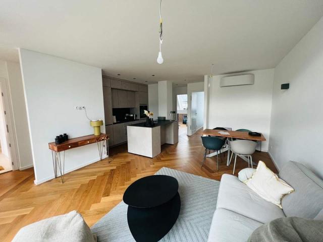 Modernes Wohnen mit Luxusausstattung in zentraler Lage mit Balkon und U Bahn Nähe!