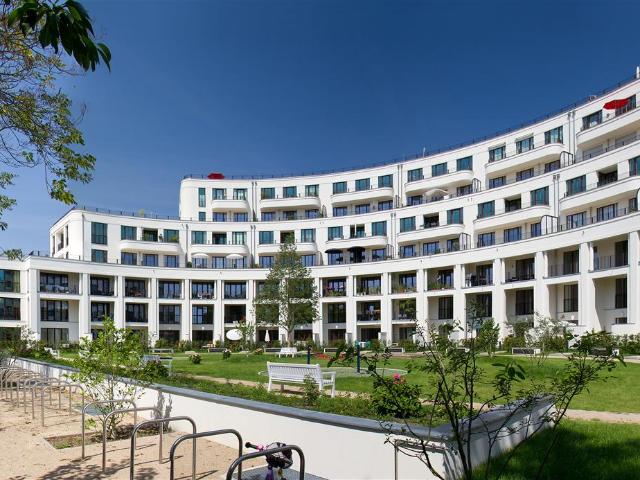 Modernes Wohnen mit Loggia und großzügiger Terrasse in Prenzlauer Berg
