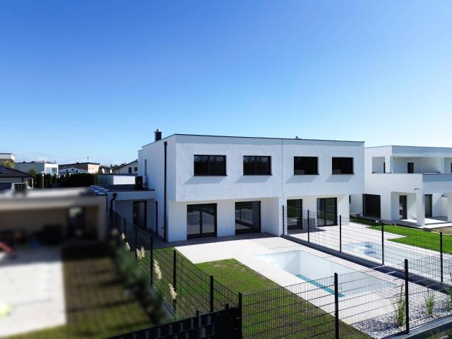 Modernes Wohnen mit Pool in ruhiger Sackgassenlage