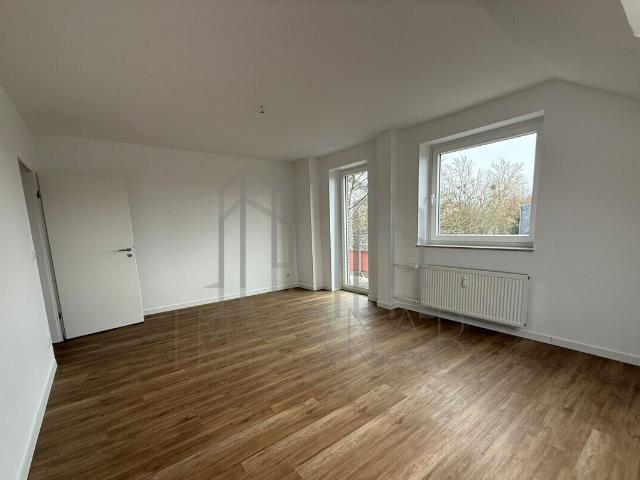 Modernes Wohnen mit Stil: 2 Zimmer Wohnung mit Balkon und Einbauküche