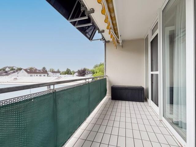 Modernes Wohnen nahe dem Rhein: Barrierefreie 3 Zimmer Wohnung mit Balkon & Tiefgaragenstellplatz