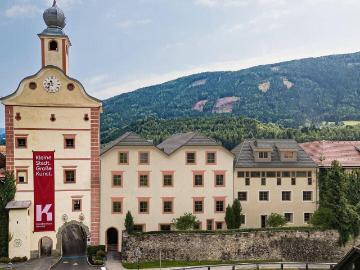 Modernes Wohnen trifft auf historisches Stadtturm Haus. Ihr Lebens t raum in der Künstlerstadt Gmünd. PROVISIONSFREI FÜR DEN KÄUFER!