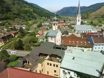 Modernes Wohnen trifft auf historisches Stadtturm Haus. Ihr Lebens t raum in der Künstlerstadt Gmünd. PROVISIONSFREI FÜR DEN KÄUFER!