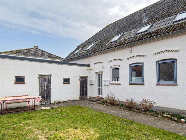 Modernes Wohnen unterm Dach – sanierte 2,5 Zimmerwohnung