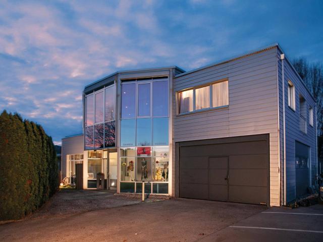 Modernes Wohnen und Arbeiten in einem Haus