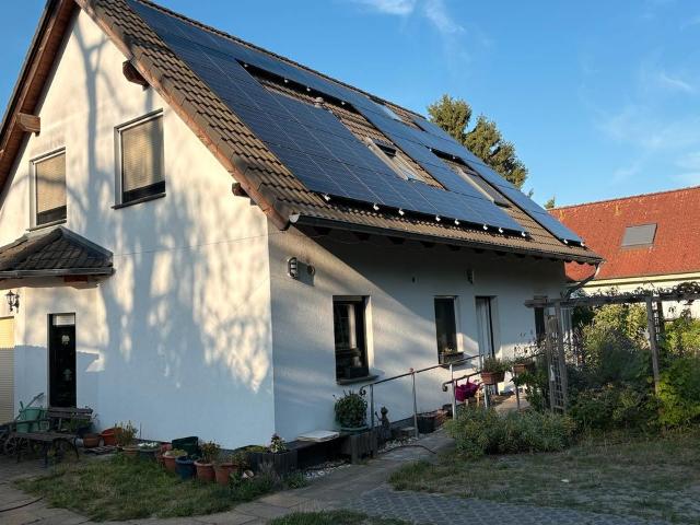 Modernes Wohnhaus mit großem Garten in außergewöhnlicher Lage