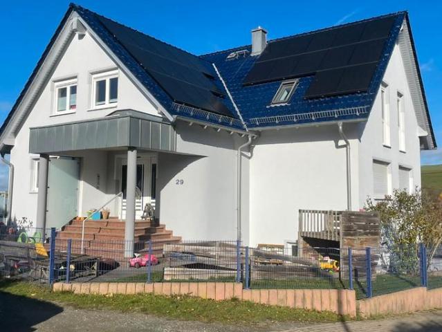 Modernes Zuhause mit Weitblick – 349 m² Wohnkomfort, Sauna, PV