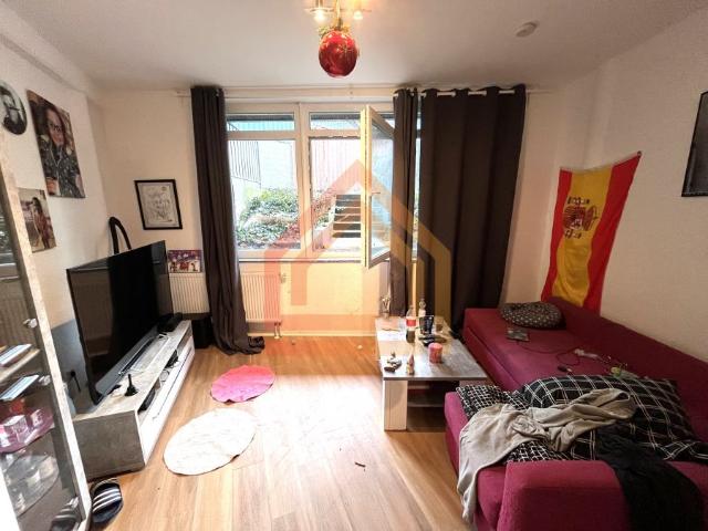 Modernes Apartment im Souterrain mit Außenstellplatz!