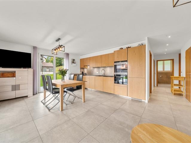 Modernes Apartment mit privatem Garten