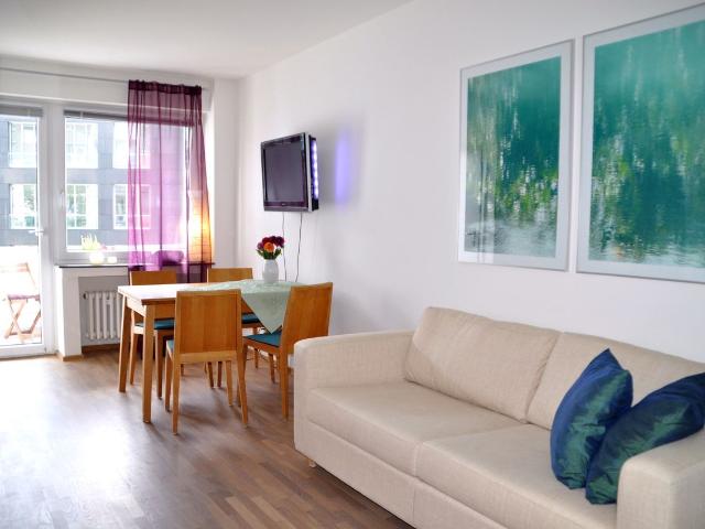 Modernes Appartement im Medienhafen, Dusseldorf Amsterdam Apartments for Rent