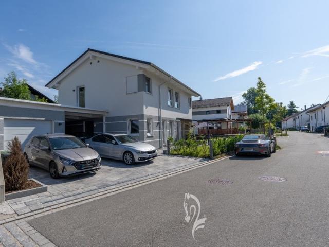 Modernes Architektenhaus mit A+ Energieeffizienz und großzügigem Raumangebot