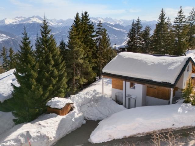 Modernes Chalet in der Nähe des Zentrums, in einer Zweitwohnung