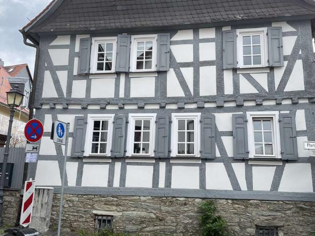 Modernes, denkmalgeschütztes Kleinod in der Altstadt von Kronberg