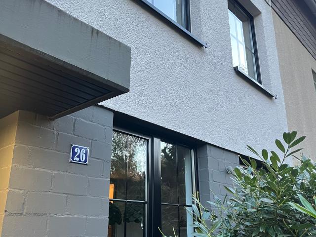Modernes Designerhaus mit Terrasse, Garten und großem Keller in Köln Lövenich