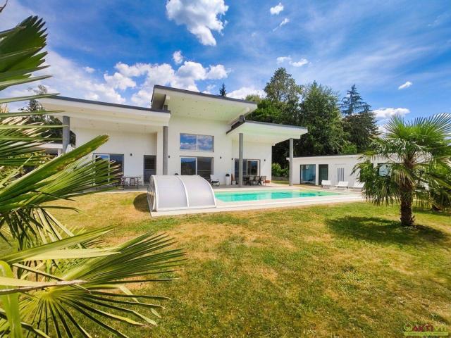 Modernes Designerhaus nahe Graz mit Pool, Photovoltaik und 6m Raumhöhe. Hochwertigste Ausstattung