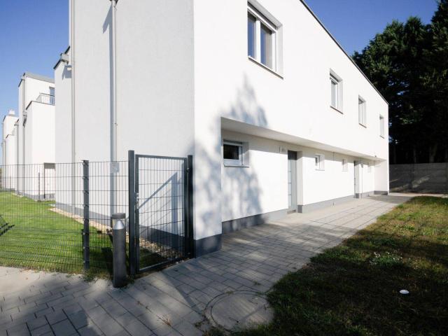 MODERNES DOPPELHAUS IN SEYRING MIT GARTEN IN SÜD WEST AUSRICHTUNG