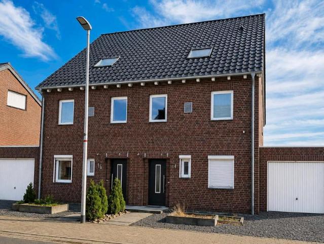 Modernes Doppelhaus in 41812 Erkelenz – Attraktive Kapitalanlage