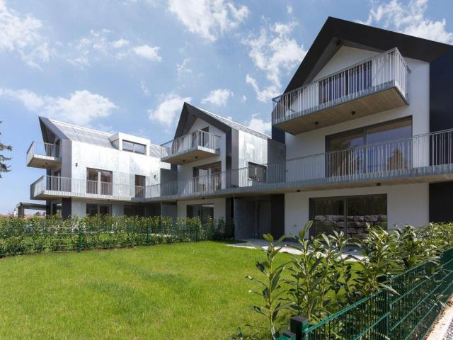 Modernes Eckreihenhaus am Ortsrand