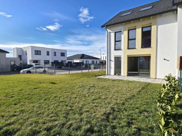 Modernes Eckreihenhaus großer Garten Süd West Ausrichtung 5 Zimmer 2 Stellplätze