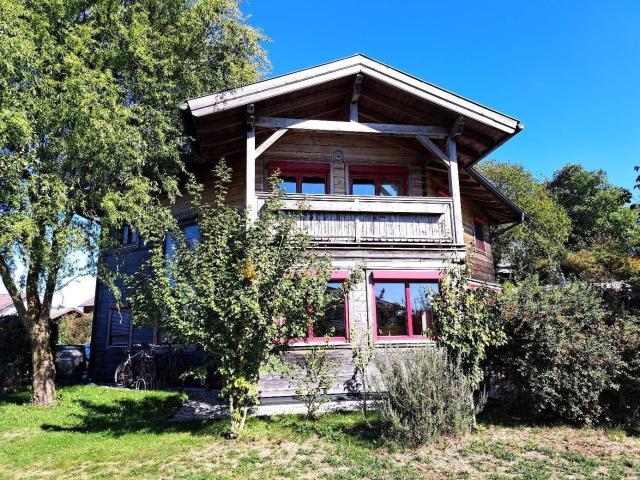 Modernes Einfamilien Holzblockhaus