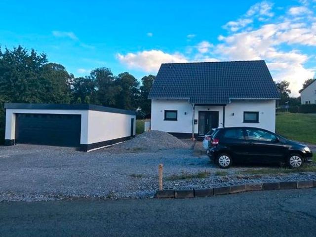 Modernes Einfamilienhaus Baujahr21 mit großem Grundstück