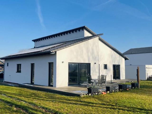 Modernes Einfamilienhaus Barrierefrei Pool PV Anlage