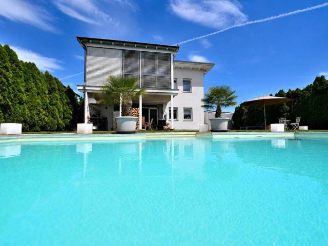 Modernes Einfamilienhaus * beheizbarer Pool * Outdoorküche