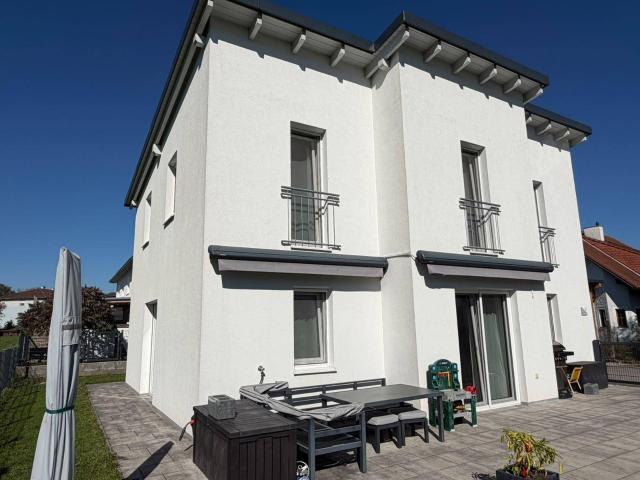 Modernes Einfamilienhaus Garten gute Lage