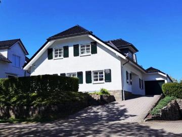 Modernes Einfamilienhaus im bergischen Stil in Remscheid Lennep