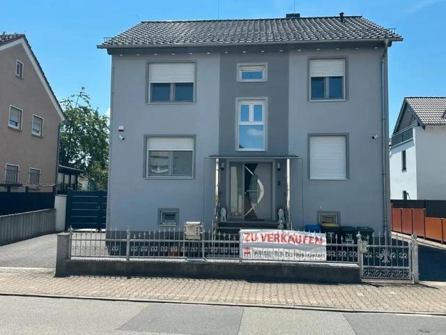 Modernes Einfamilienhaus in Bischofsheim mit Wintergarten