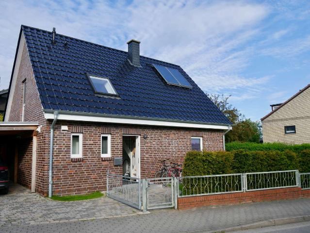 Modernes Einfamilienhaus in direkter Ostseenähe