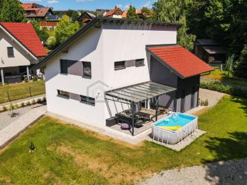 Villa zum Verkauf in 8144 - Parkplatz, Balkon