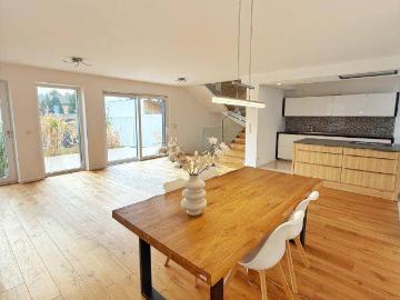 Modernes Einfamilienhaus in ruhiger Lage mit sonnigem Garten, Terrasse und hochwertiger Ausstattung
