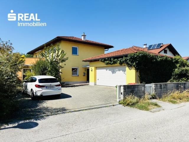 Modernes Einfamilienhaus mit Doppelgarage in Bürmoos