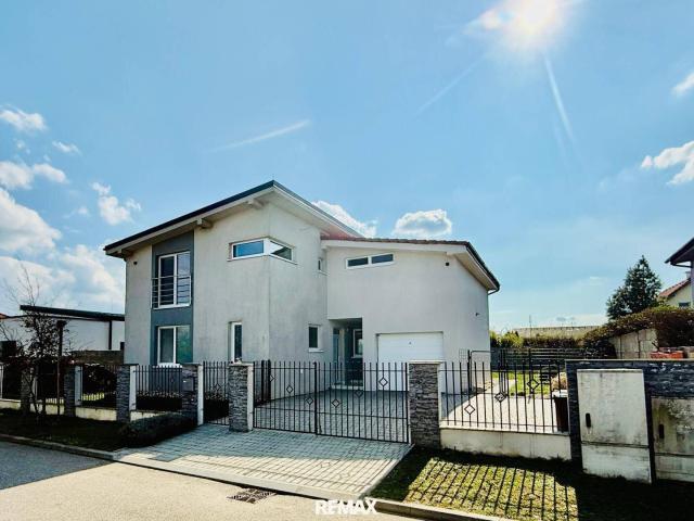 Modernes Einfamilienhaus mit einer Nutzfläche von ca. 200 m2