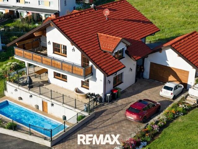 Modernes Einfamilienhaus mit Einliegerwohnung, Pool & hochwertiger Ausstattung in Eggelsberg nahe Salzburg