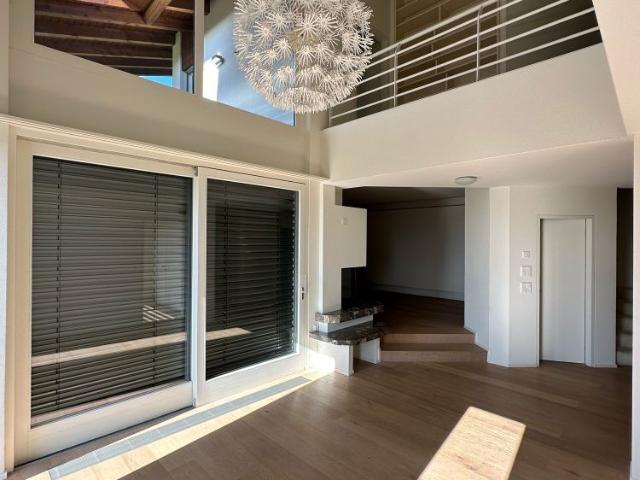 Modernes Einfamilienhaus mit grossem Garten und Balkon!