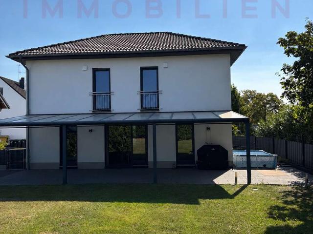 Modernes Einfamilienhaus mit großzügigem Wohnkomfort und fantastischem Weitblick
