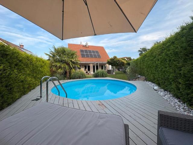 Modernes Einfamilienhaus mit Pool & nachhaltiger Technik in Leipz