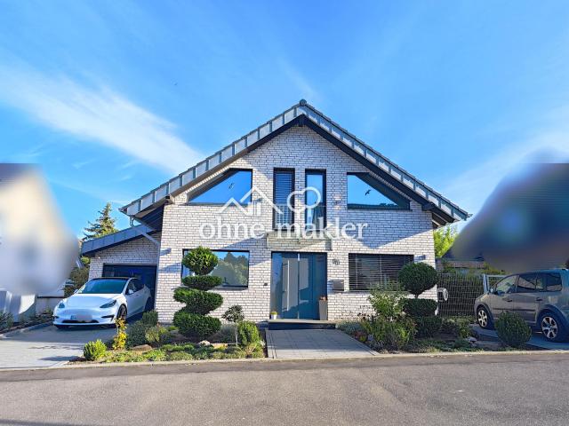 Modernes Einfamilienhaus mit Pool, PV Anlage & exklusiver Ausstattung in Wormersdorf