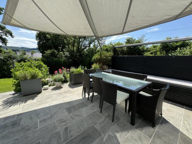 Modernes Einfamilienhaus mit Pool und Grünblick in Gablitz