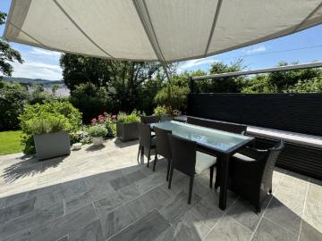 Modernes Einfamilienhaus mit Pool und Grünblick in Gablitz