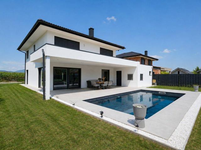 Modernes Einfamilienhaus mit Pool und hochwertiger DAN Küche nahe Klagenfurt