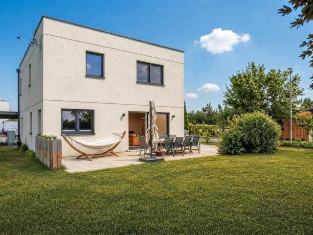 Modernes Einfamilienhaus mit privatem Seezugang & PV Vorbereitung