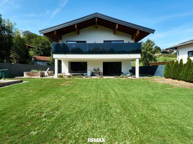Modernes Einfamilienhaus mit Sauna, Südterrasse und Garten
